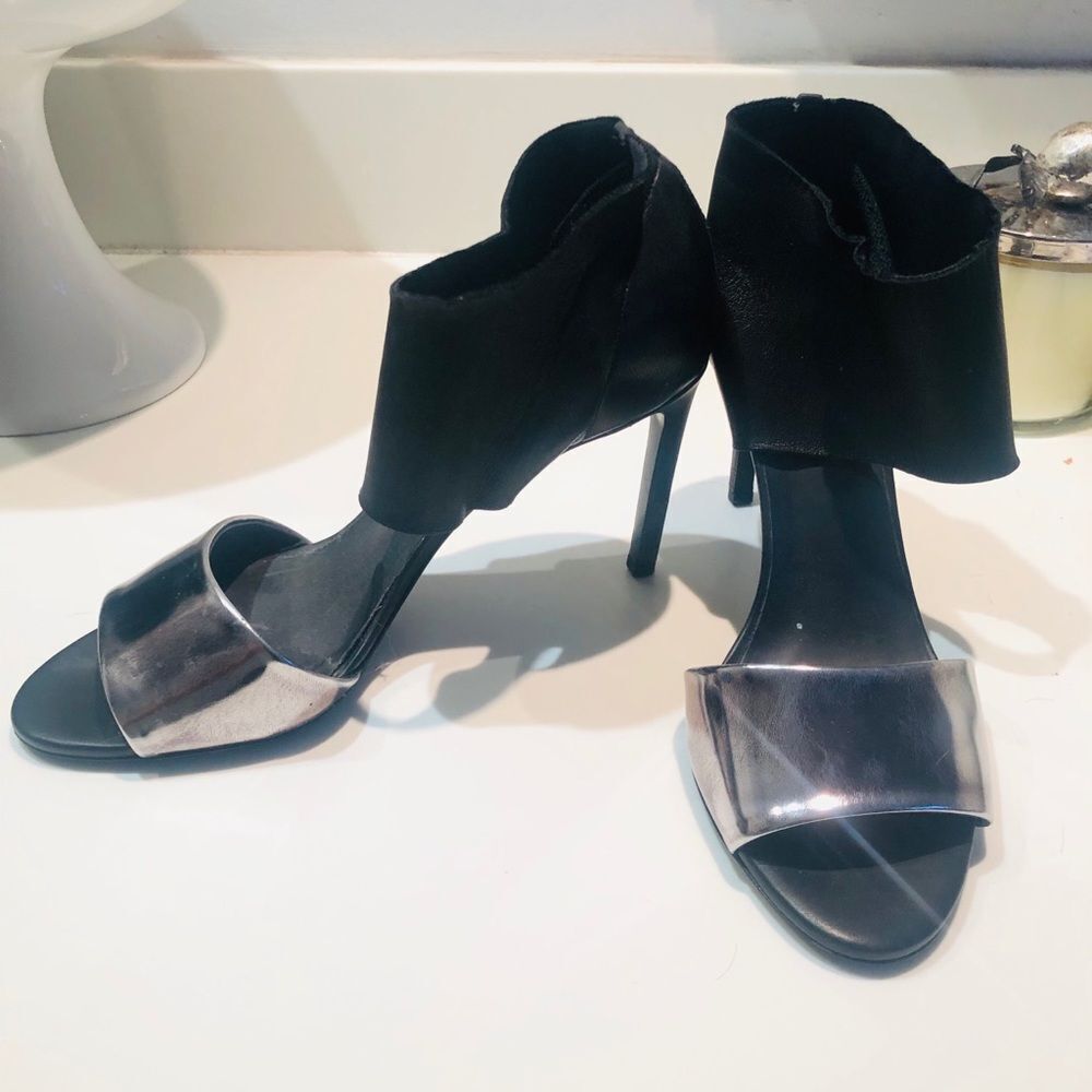 VINCE Beautiful Heels LIKE NEW Size 9 Worn Once